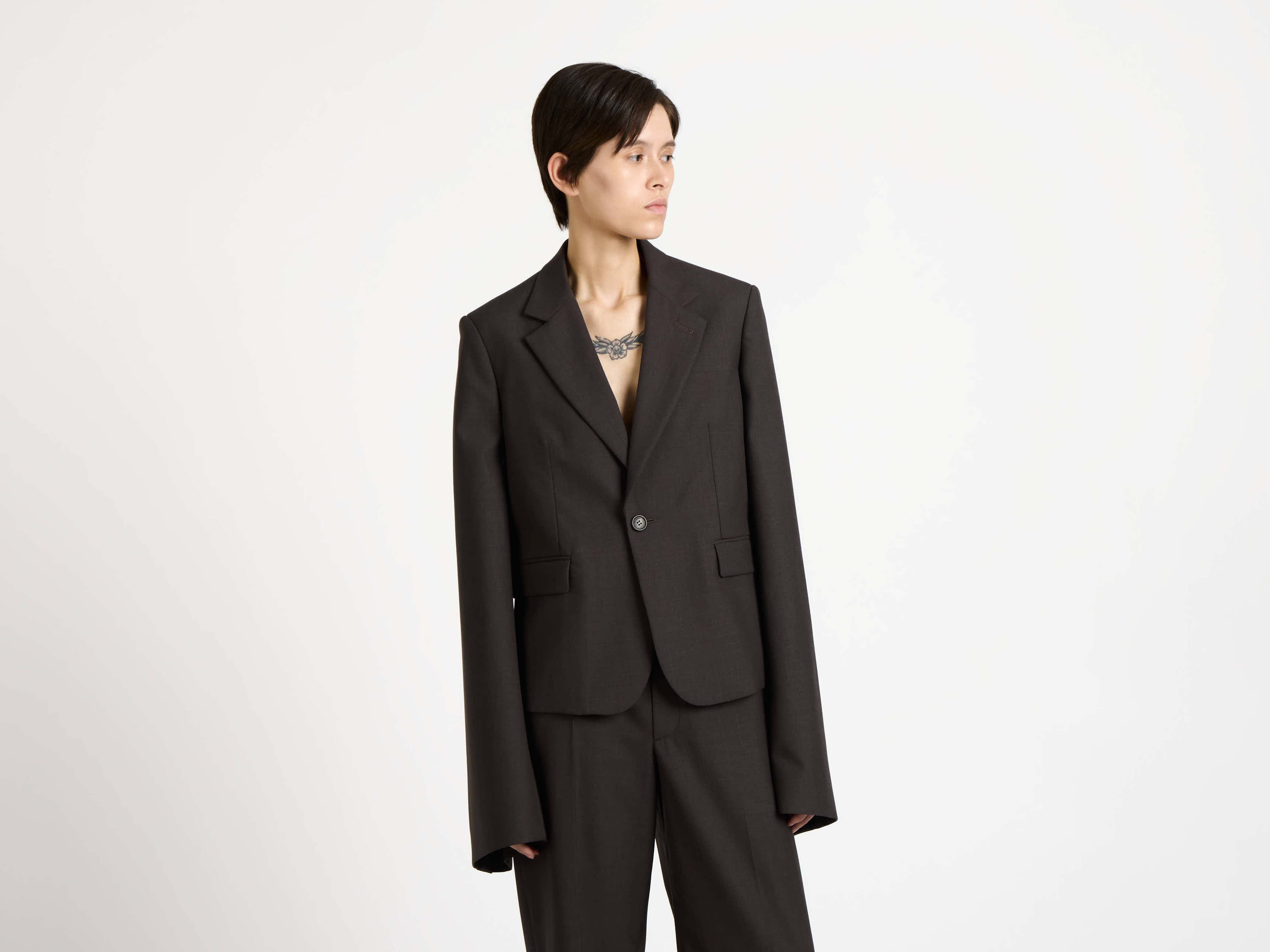 TAILORED BELL SLEEVE JACKET IN CHOCOLATE BROWN - 6
