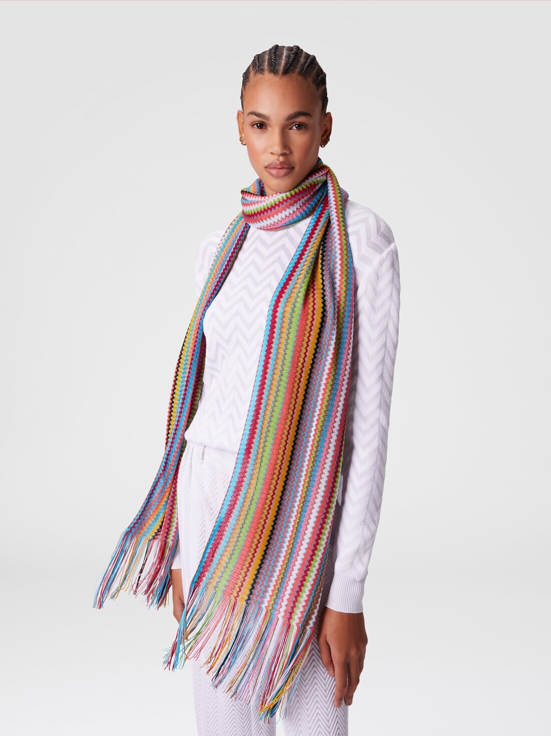 100% viscose scarf with zigzag pattern and fringes - 3