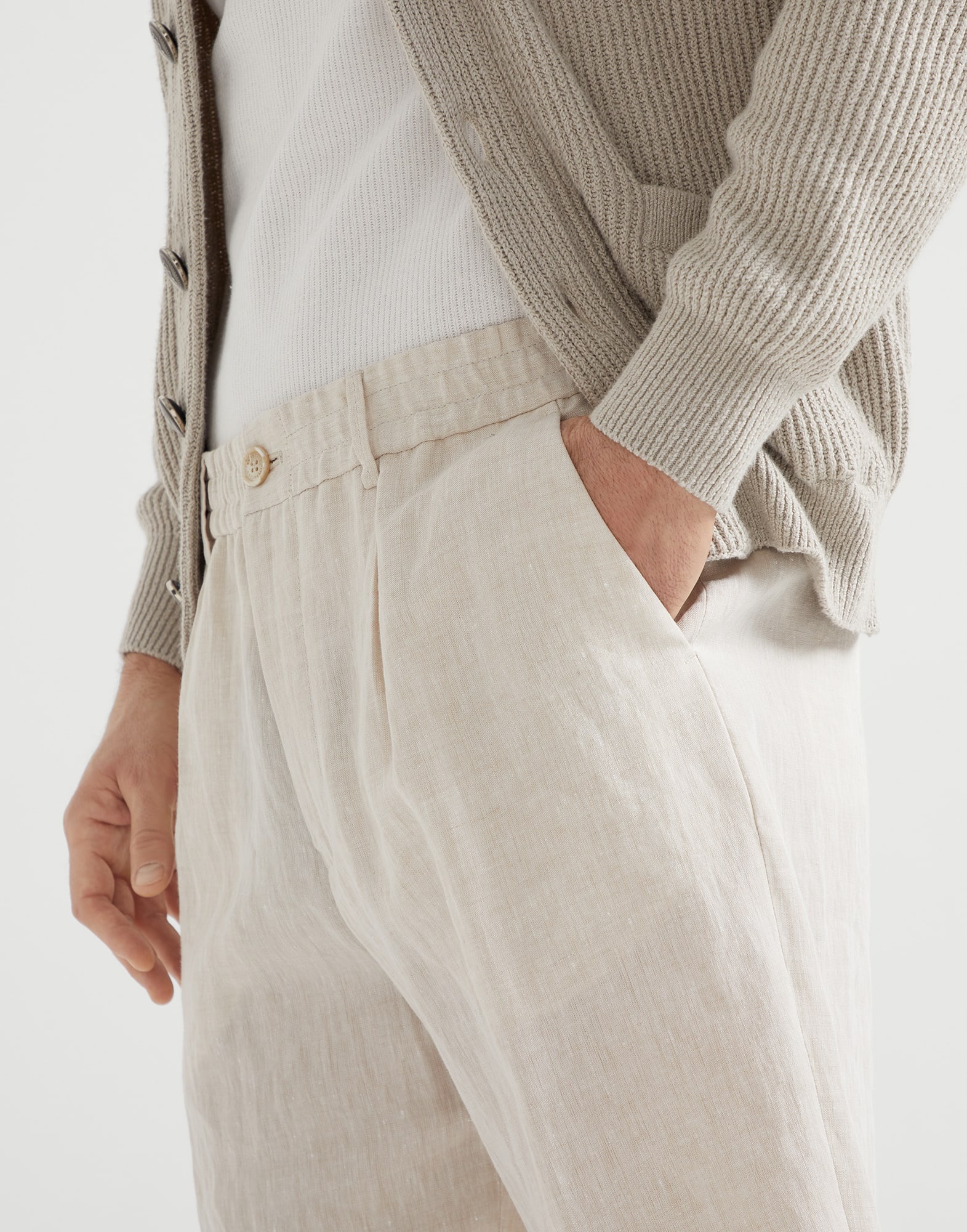 Lightweight linen Bermuda shorts with elasticated waistband - 3