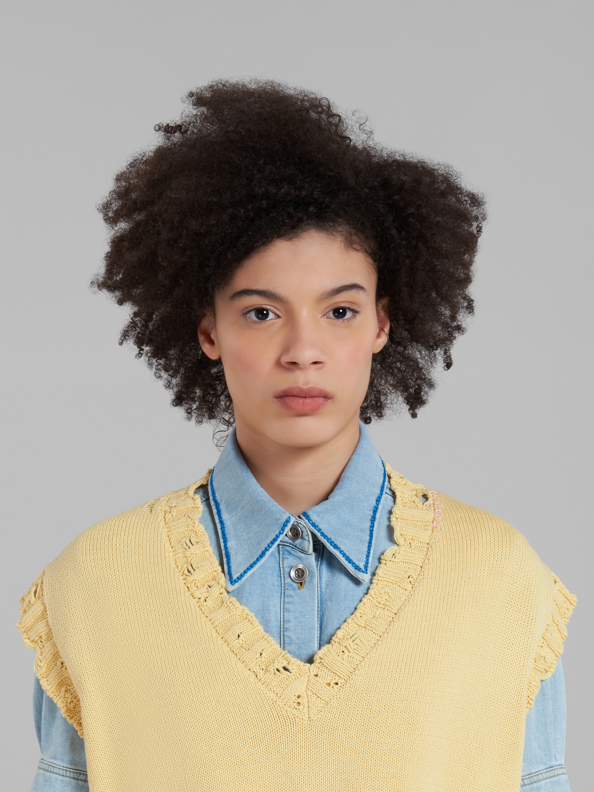 YELLOW COTTON V-NECK VEST - 4
