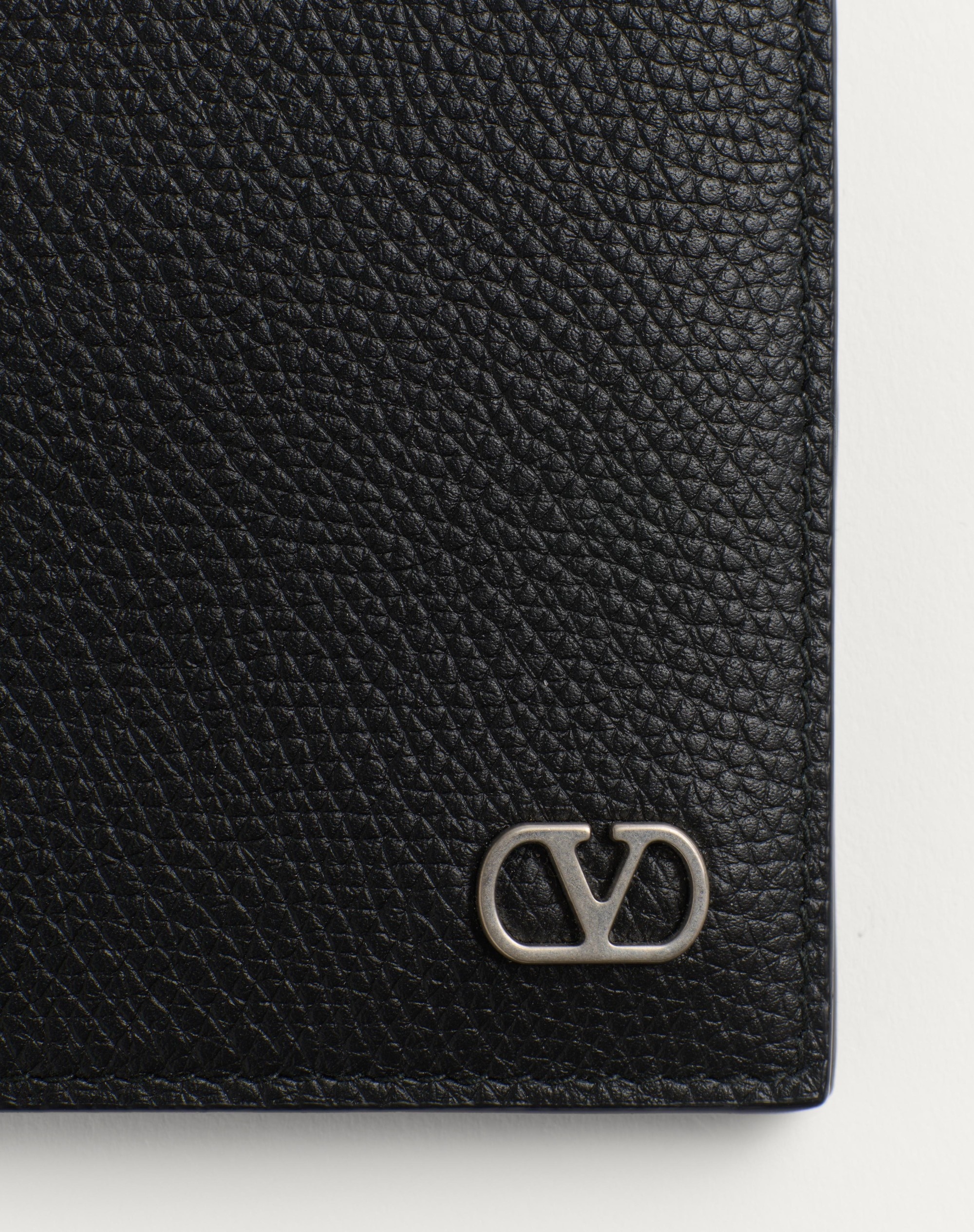 VLOGO SIGNATURE GRAINY CALFSKIN WALLET - 2