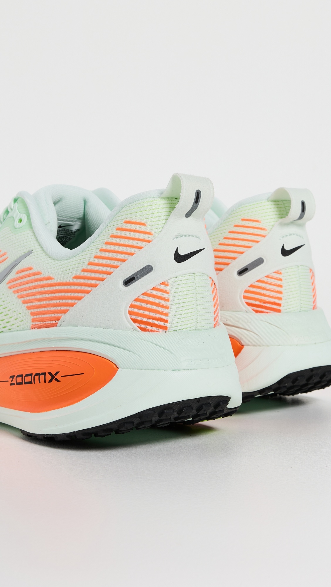 Vomero 18 Sneakers - 2