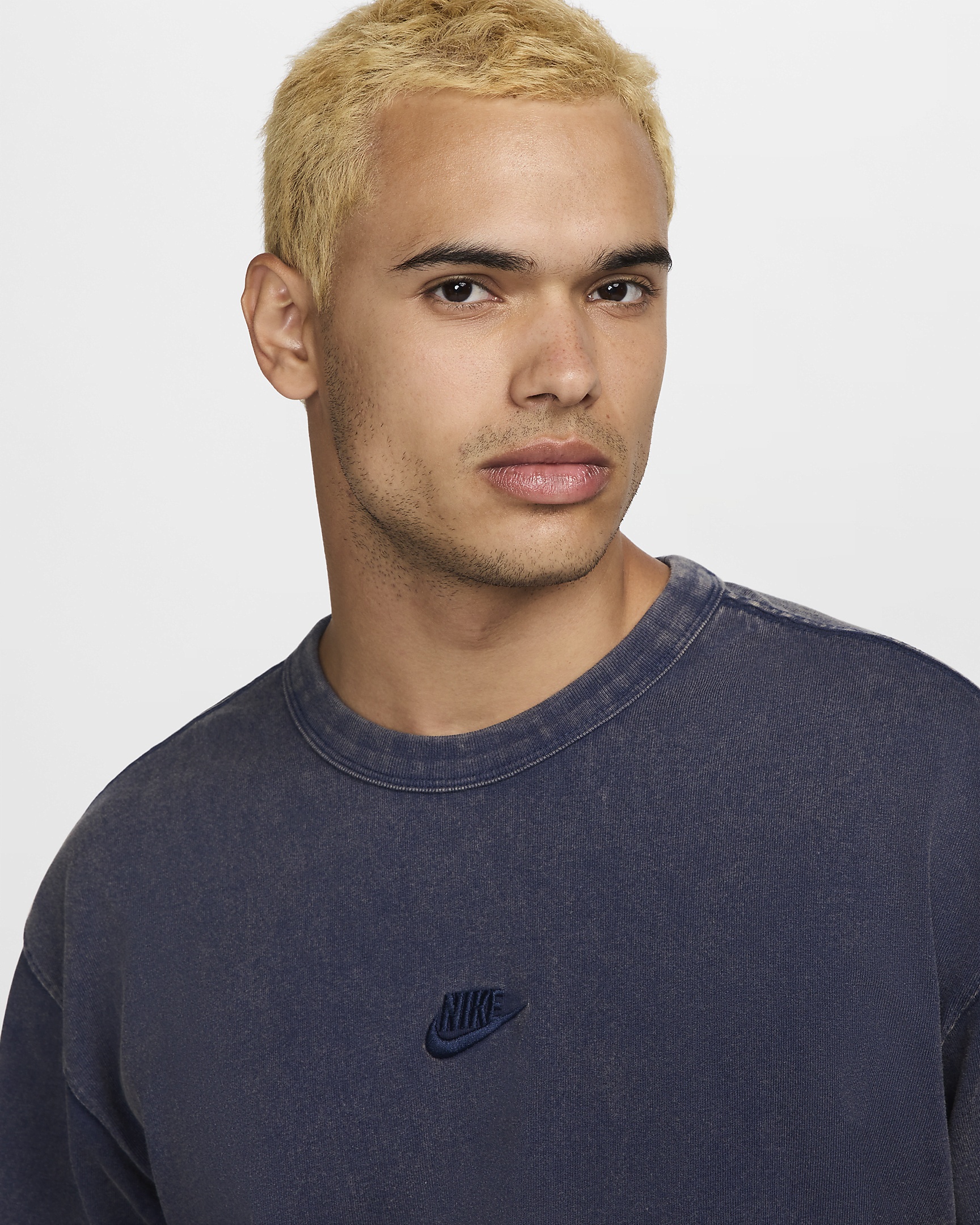 Nike Sportswear Premium Essentials Men's T-Shirt - 3