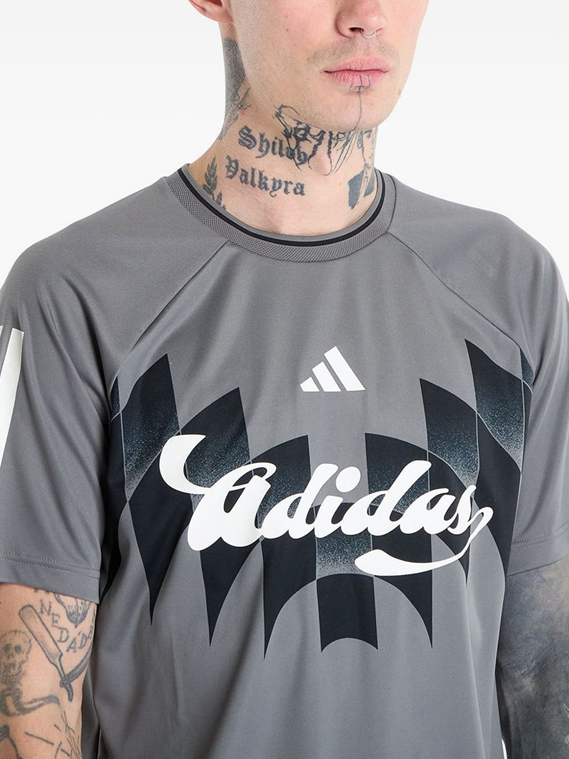 striped logo T-shirt 4