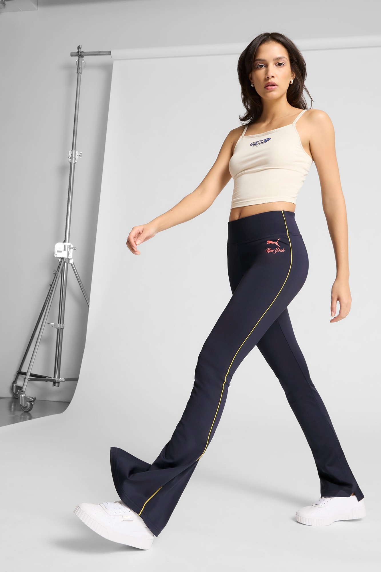 Wardrobe Essentials Bright Lights NYC Flagship Women's Flared Leggings - 5