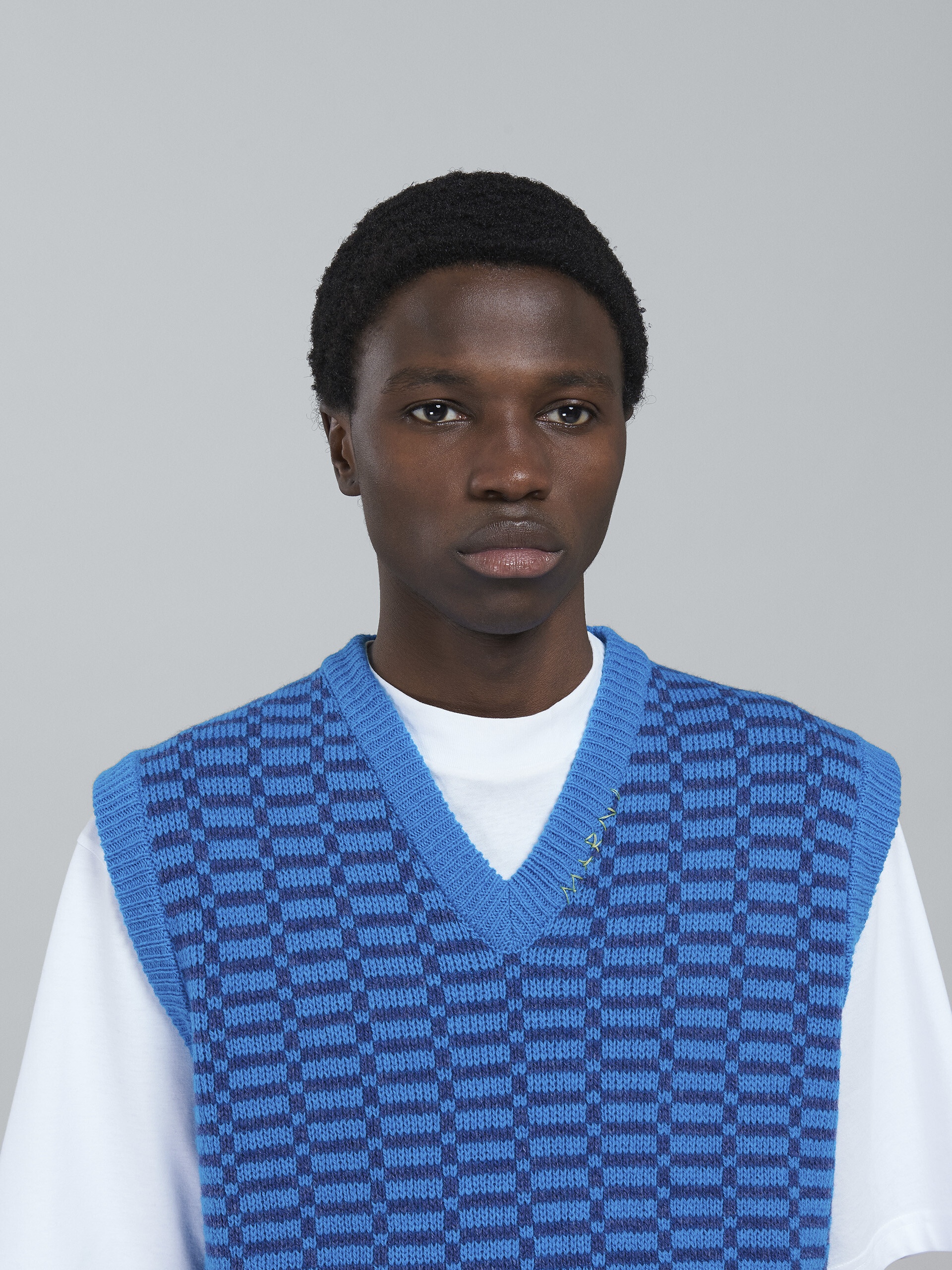BLUE SHETLAND WOOL V-NECK VEST - 4