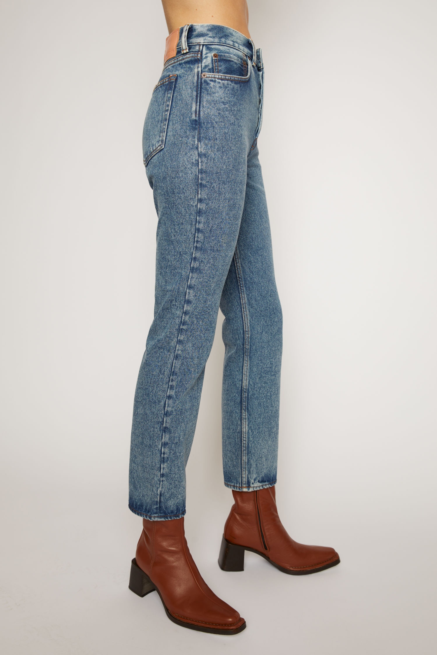 Cropped straight-leg jeans mid blue - 4