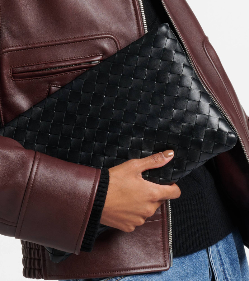 Intrecciato Medium leather pouch 7