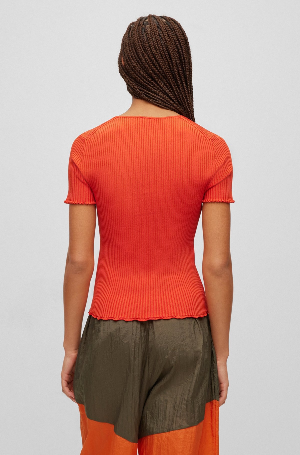 SHORT-SLEEVED RIBBED SWEATER WITH GATHERED FRONT - 4