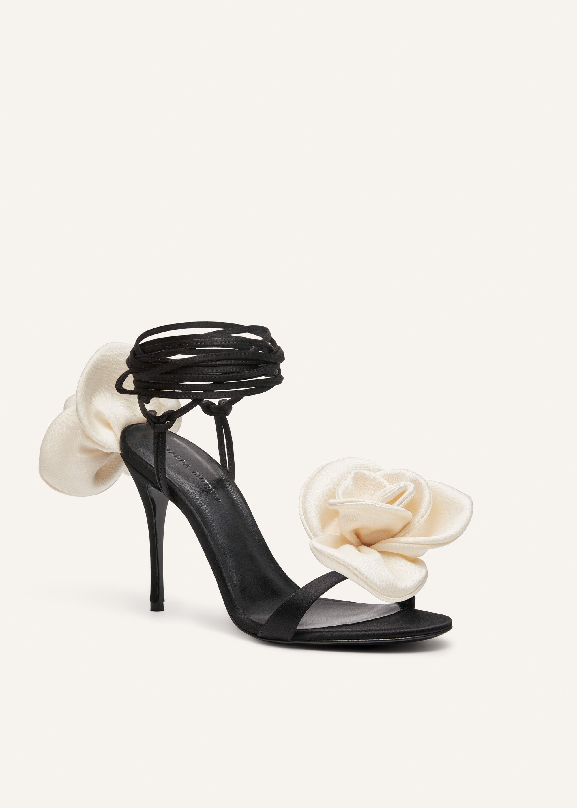 Double ivory flower heel sandals in black satin - 2