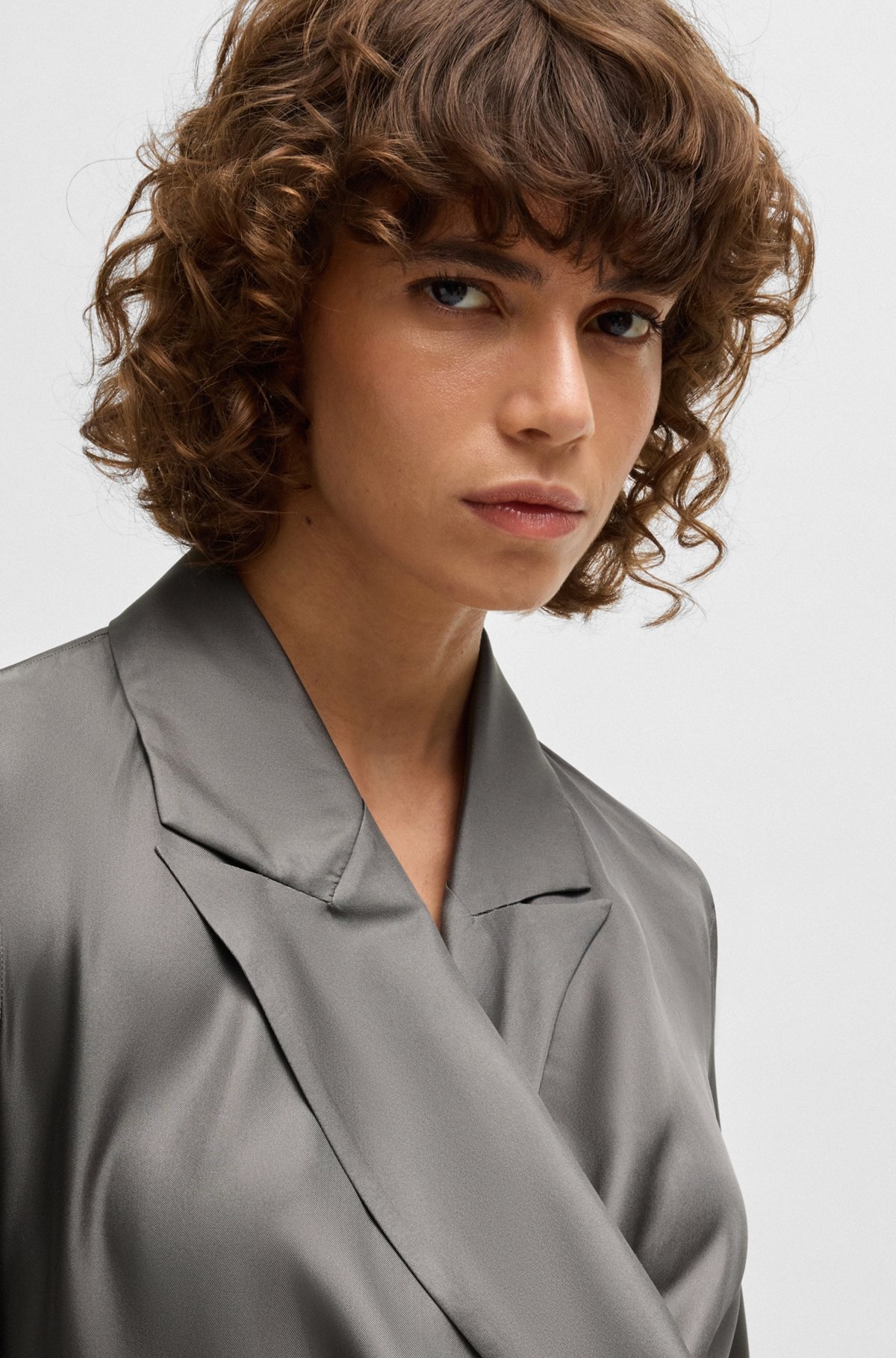 SLIM-FIT BLOUSE IN SILK WITH WRAP FRONT - 4