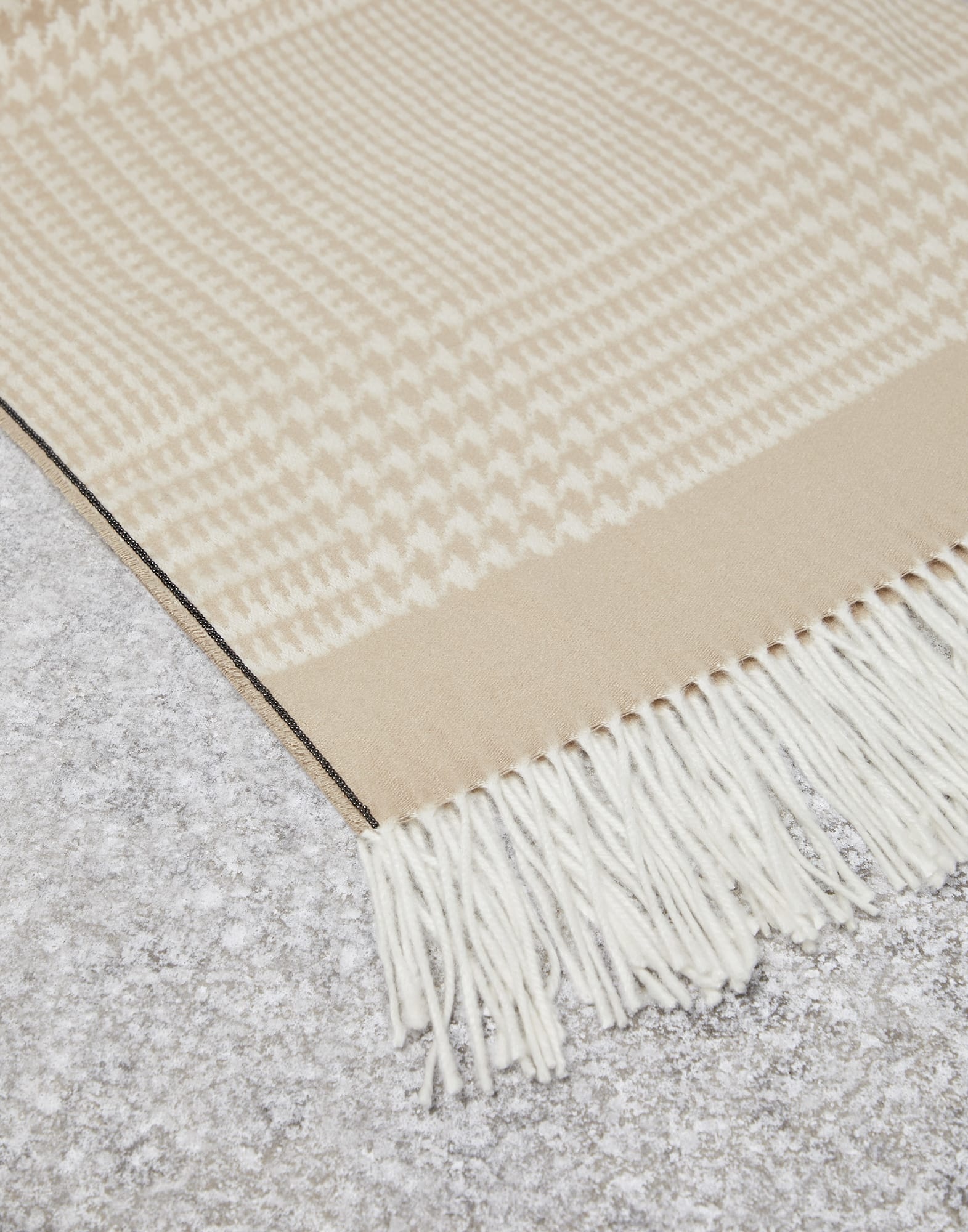 Brushed silk Prince of Wales scarf with monili 2
