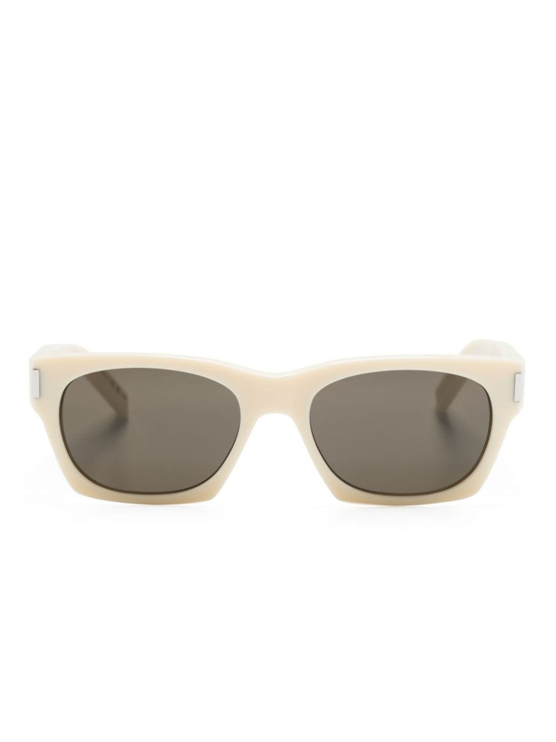wayfarer-frame sunglasses 1