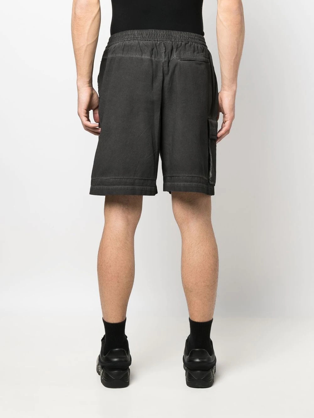 multi-pocket elasticated-waist Bermuda shorts - 4