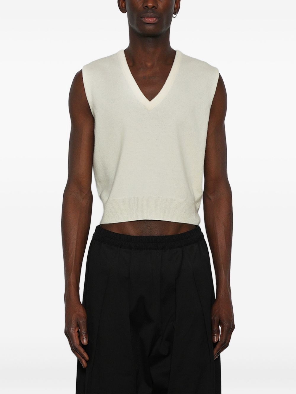 V-neck cropped vest - 3