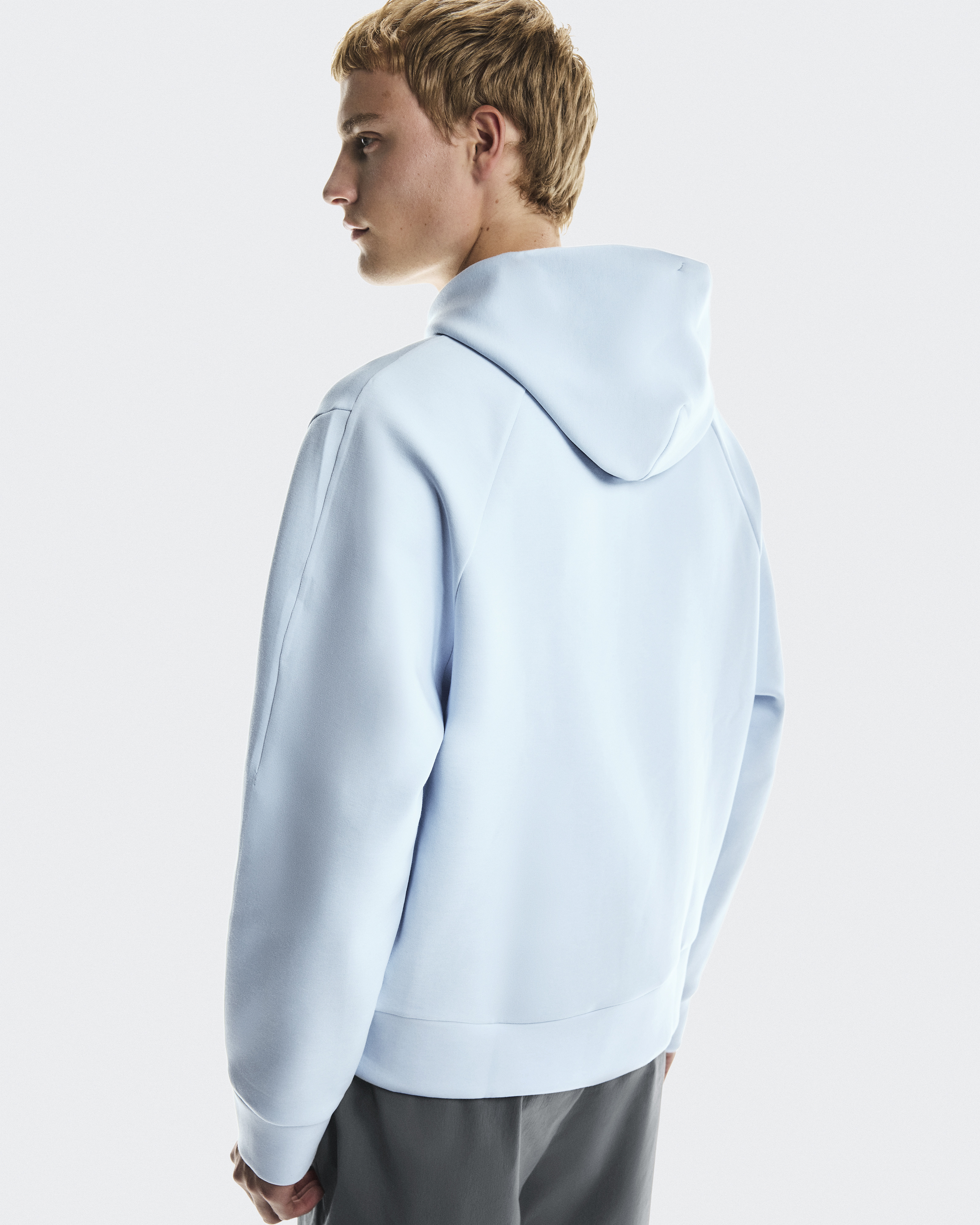Focus Tech Hoodie - 4