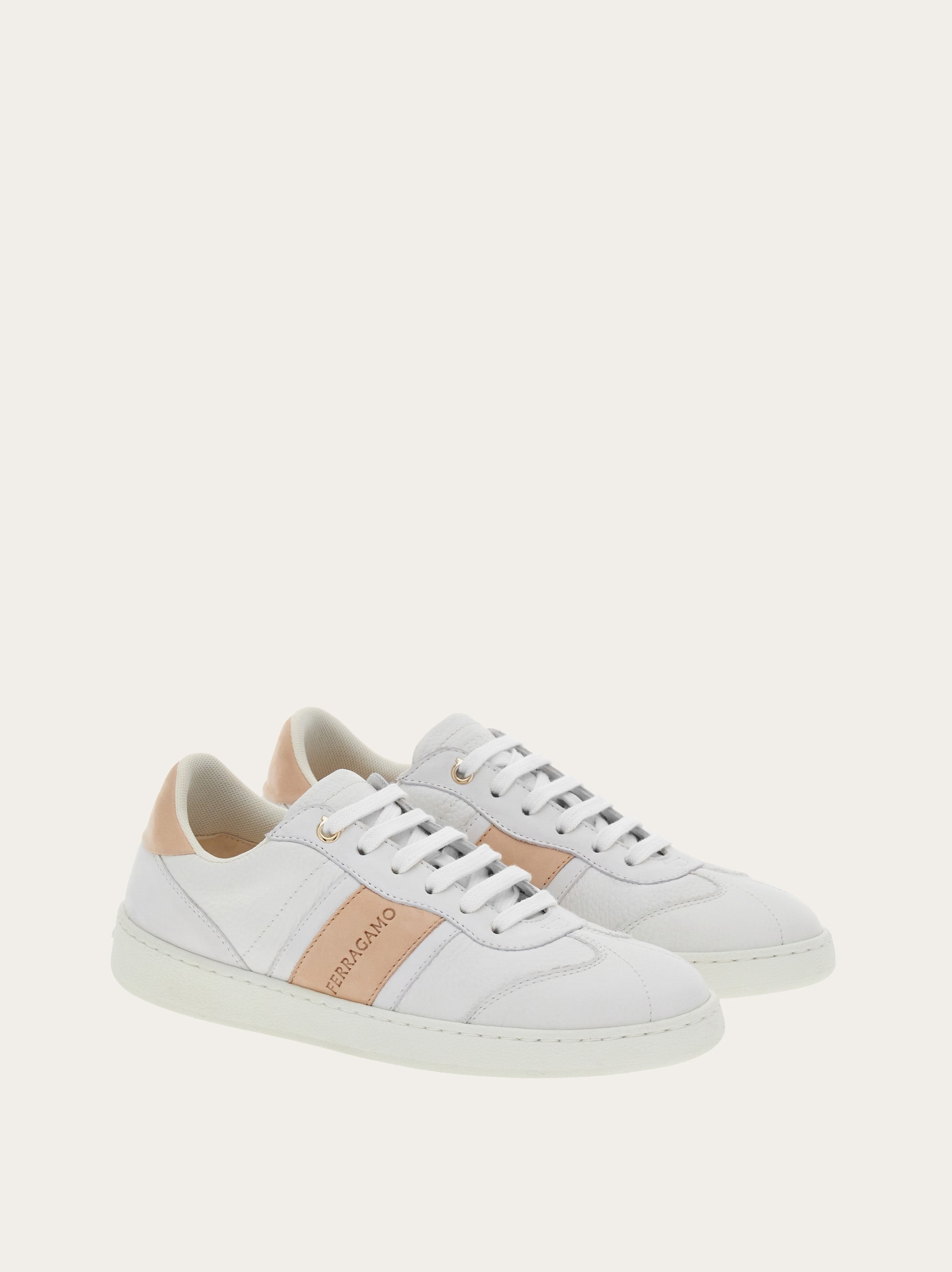 Low-top sneaker with logo - 5