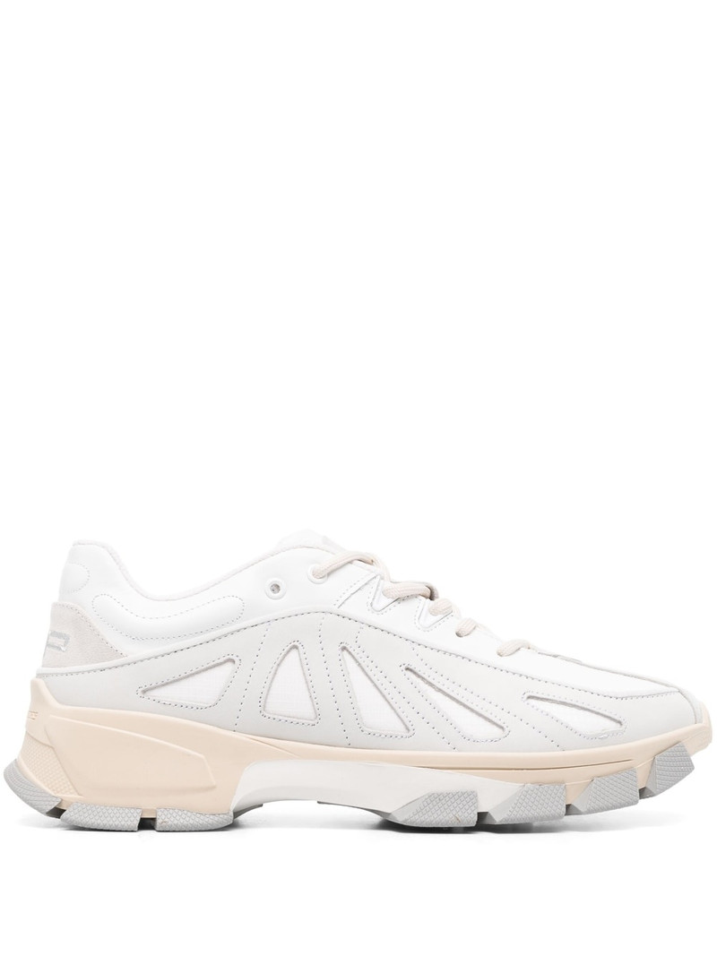 low-top sneakers 1