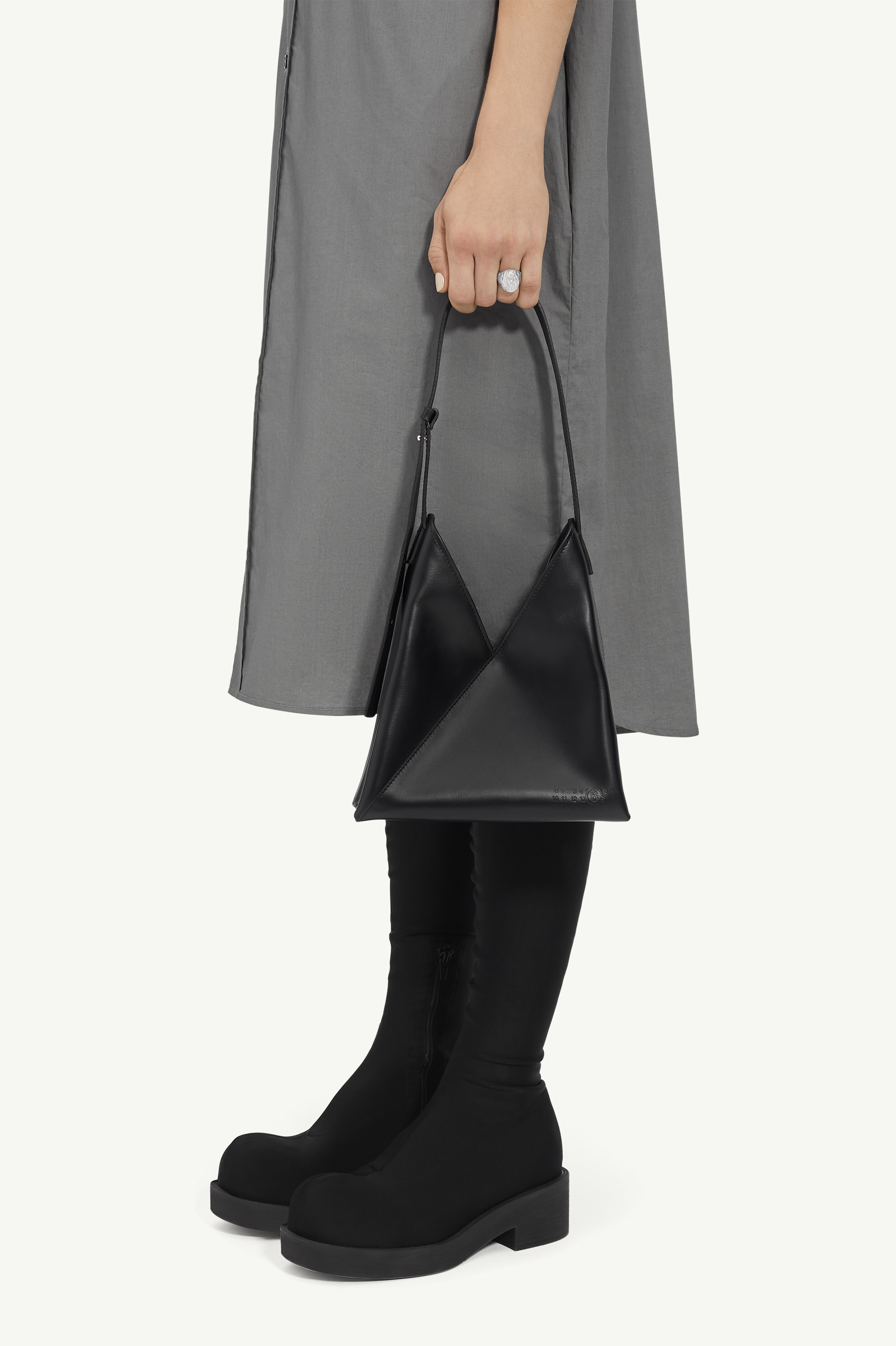 MM6 Maison Margiela Japanese 6 Shoulder Bag Small | REVERSIBLE