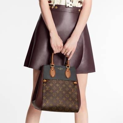 Louis Vuitton Fold Tote MM outlook