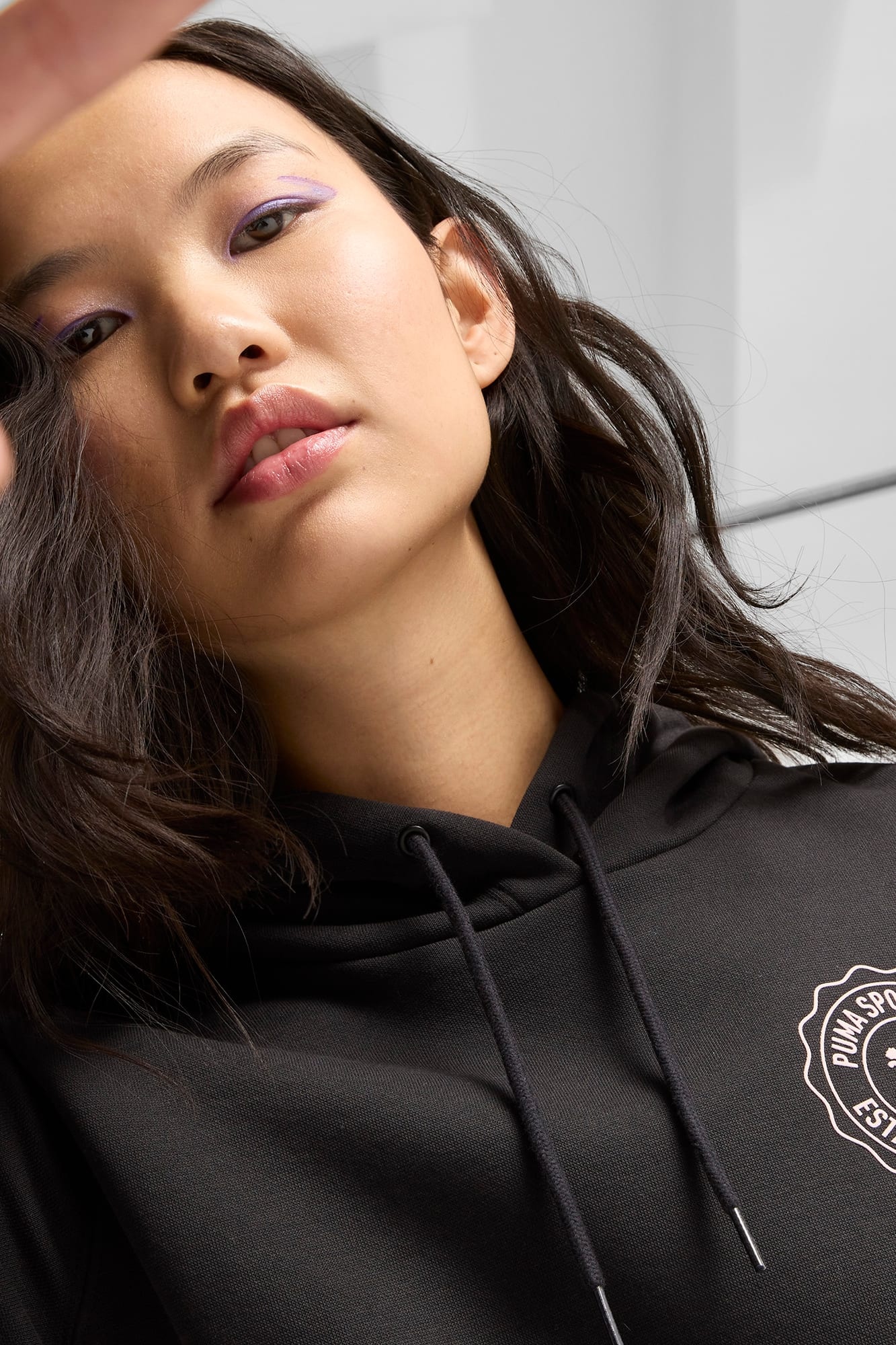 GRAPHICS Emblem Women's Hoodie - 4