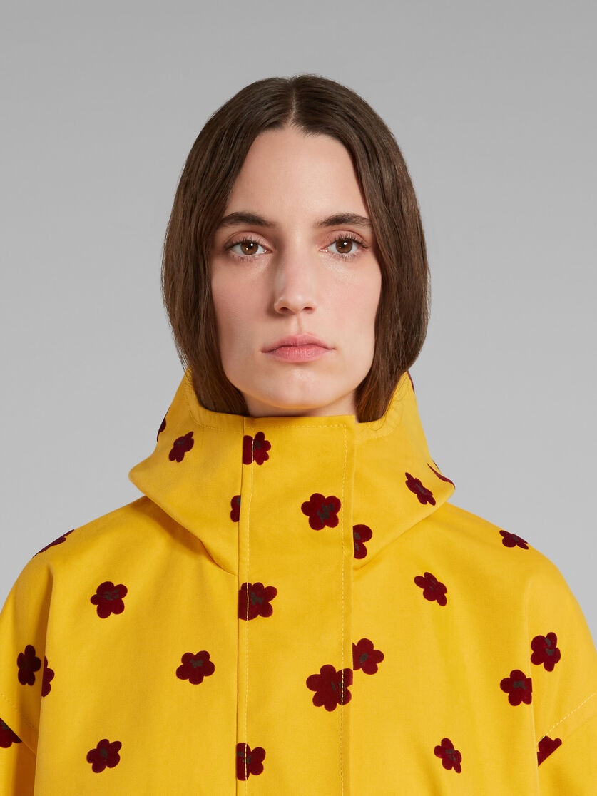 YELLOW PARKA WITH DRAFT FLOWER PRINT - 4