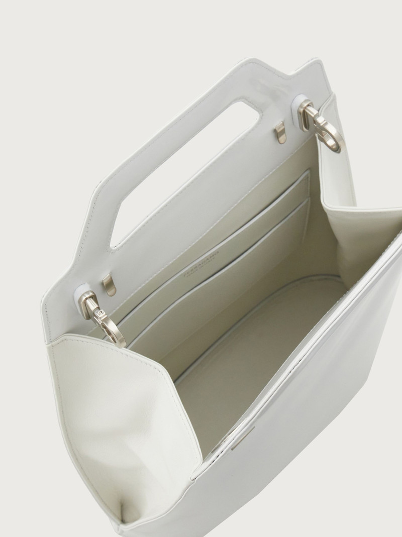 Wanda North-South top handle 6