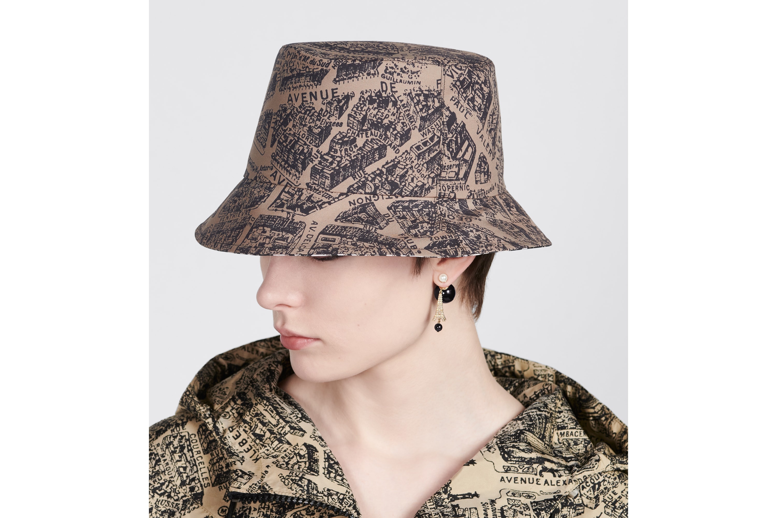 Teddy-D Plan de Paris Reversible Small Brim Bucket Hat Black and White  Cotton Blend