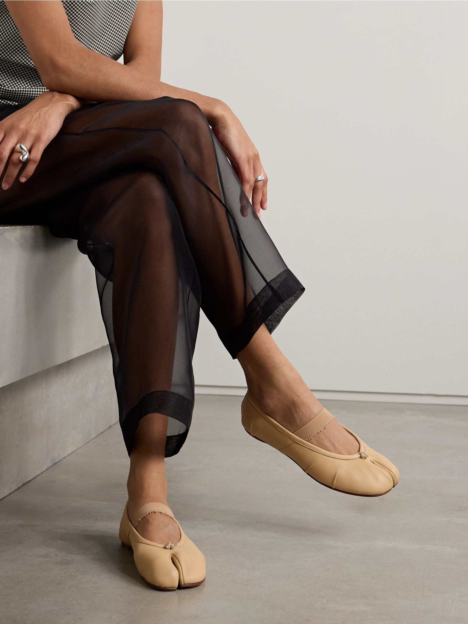 Tabi split-toe leather ballet flats Neutral - 2
