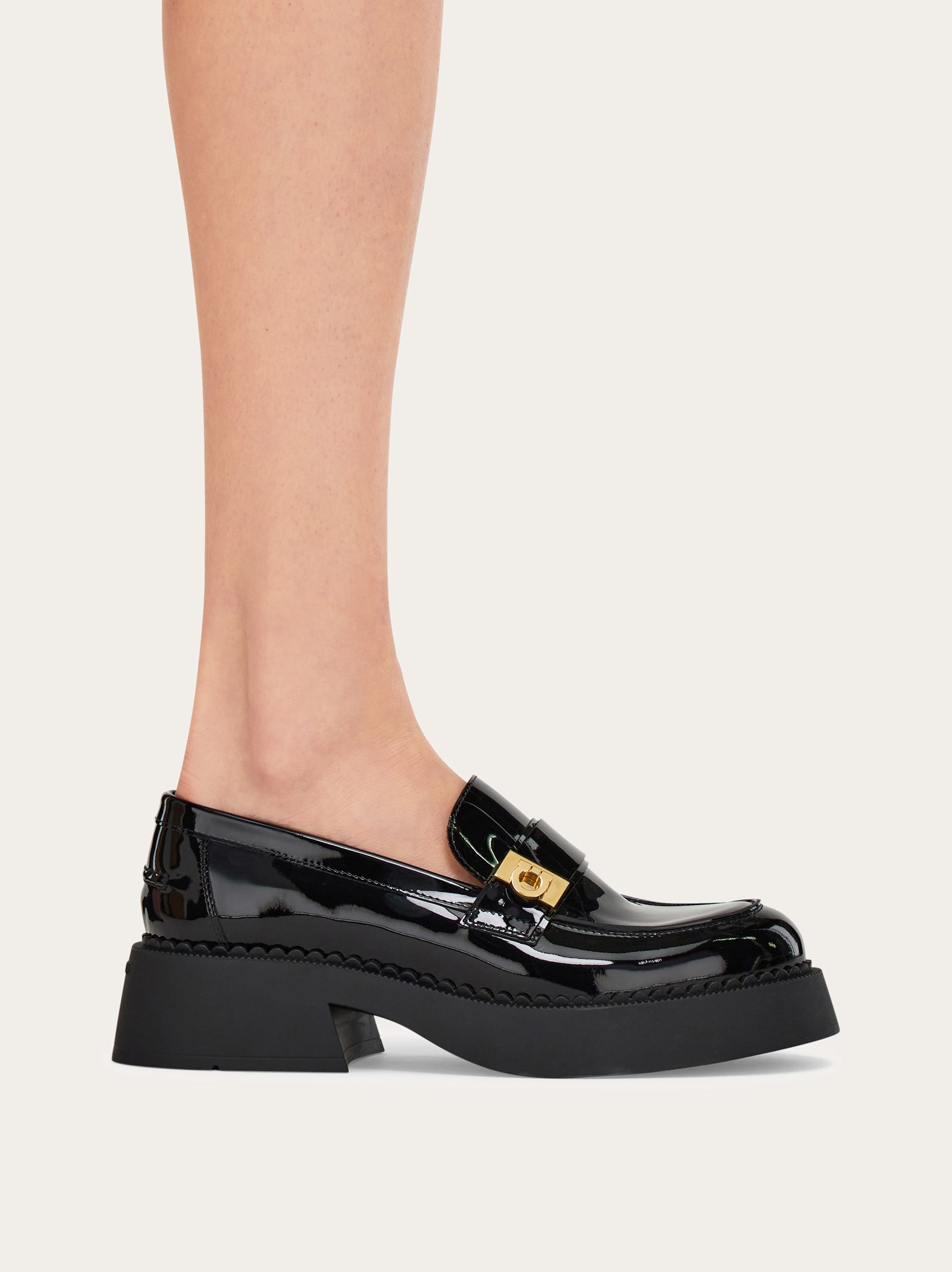 Hug buckle chunky loafer - 3