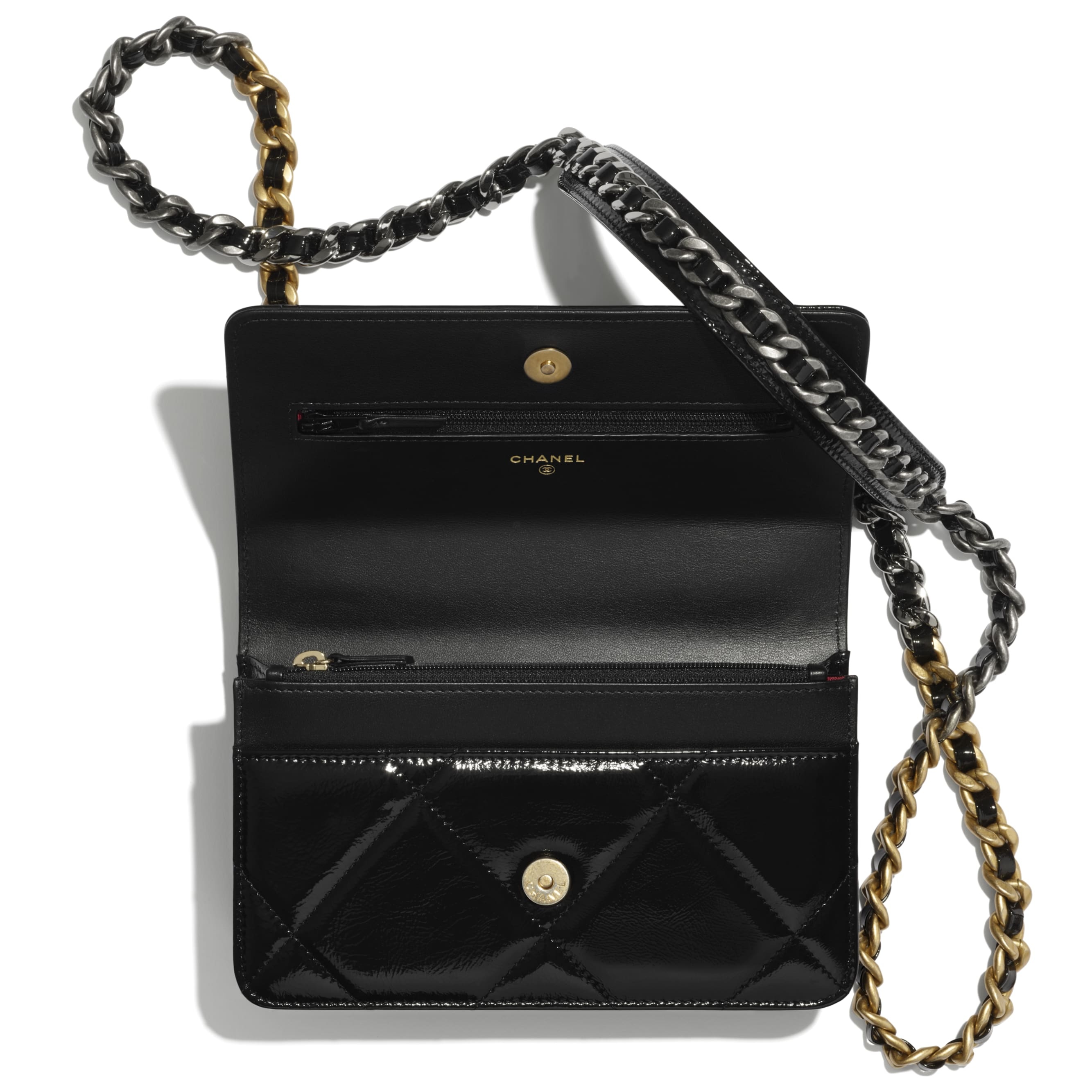 CHANEL 19 Wallet on Chain - 3