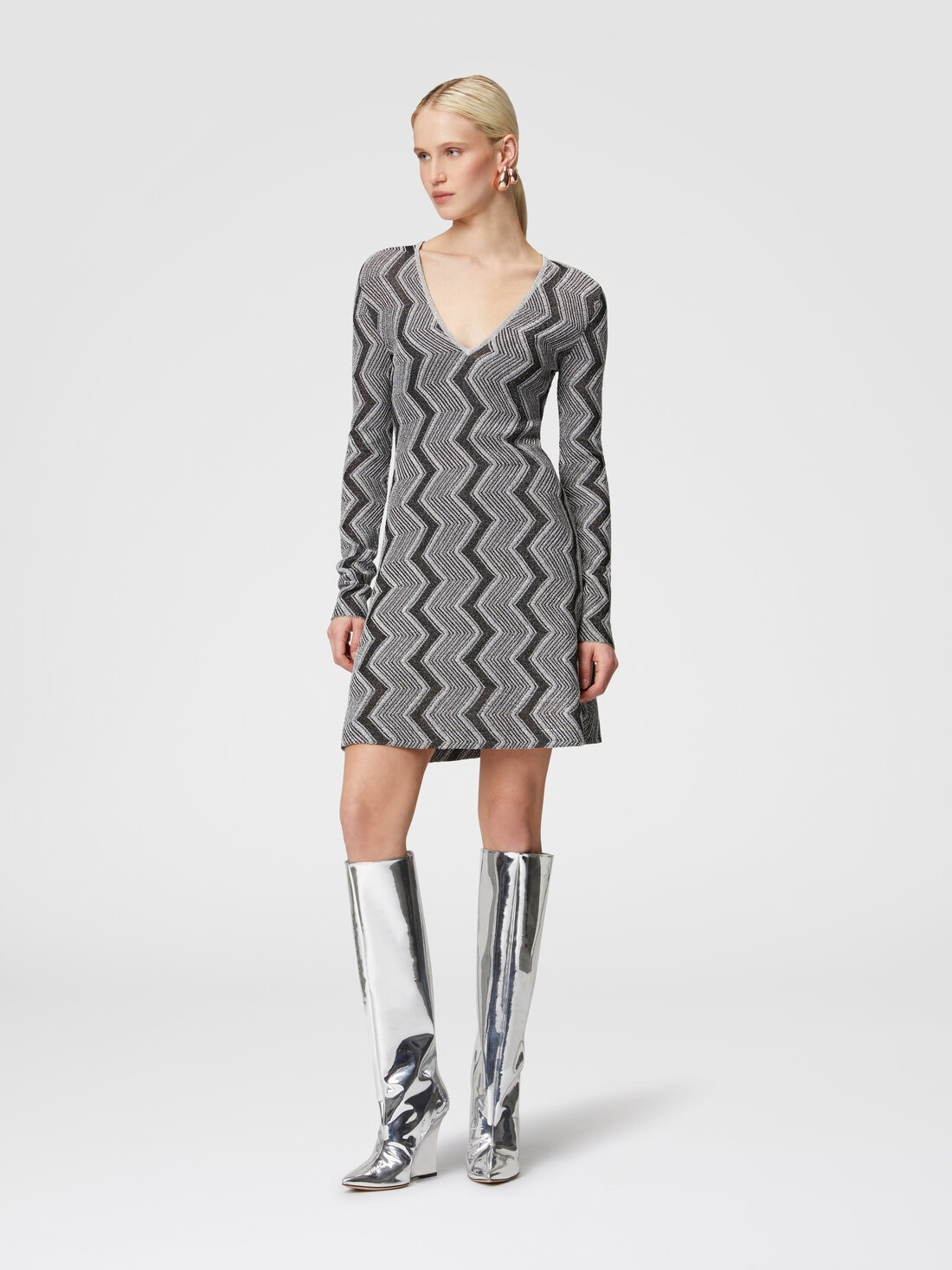 V-neck dress in lamé zig zag viscose - 2