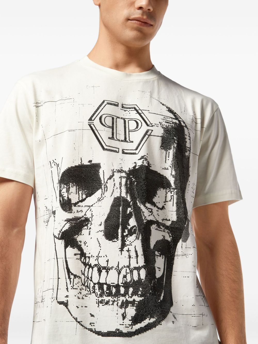 skull-embellished T-shirt - 4