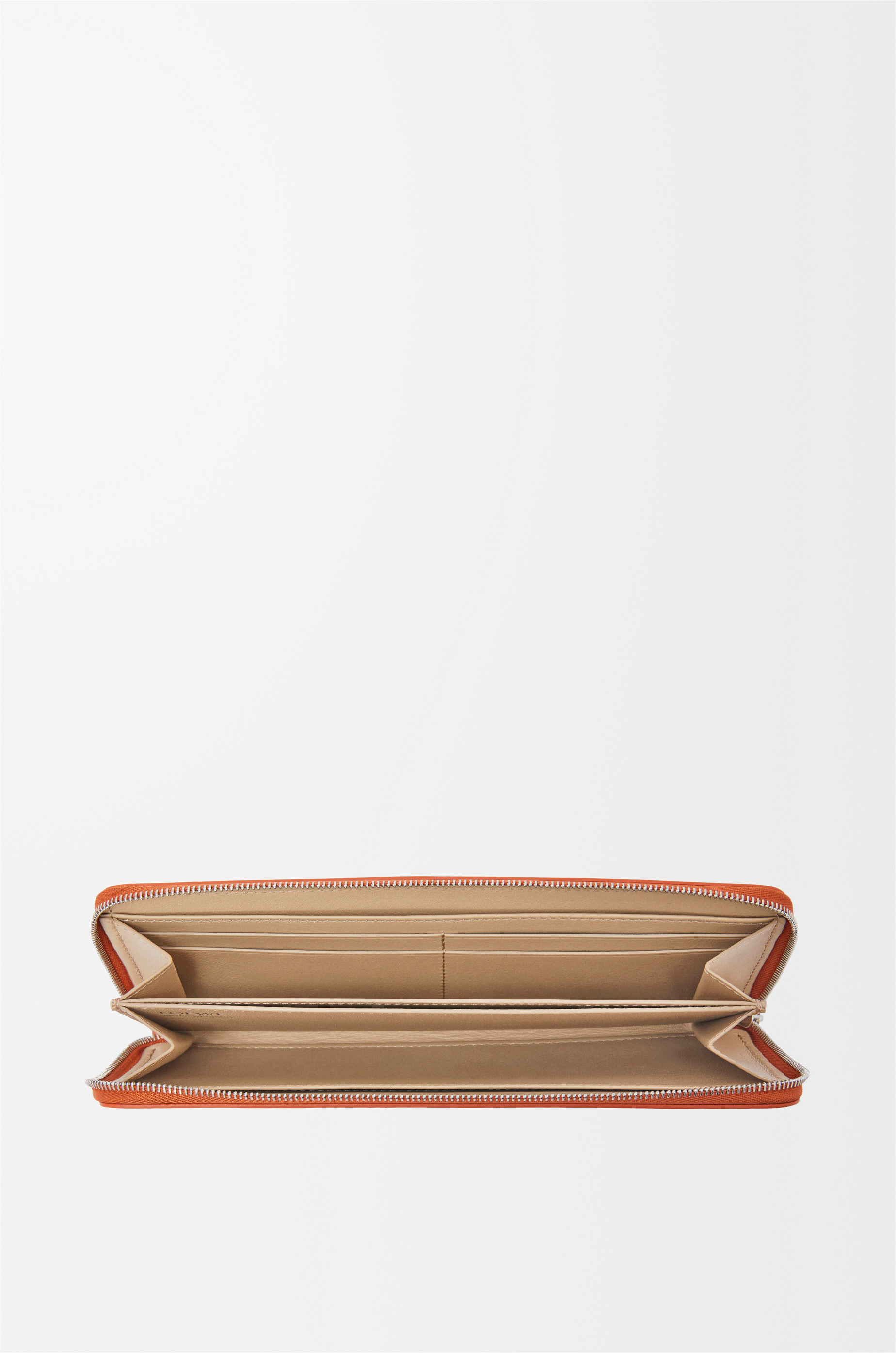 Knot zip around wallet in shiny nappa calfskin - 4