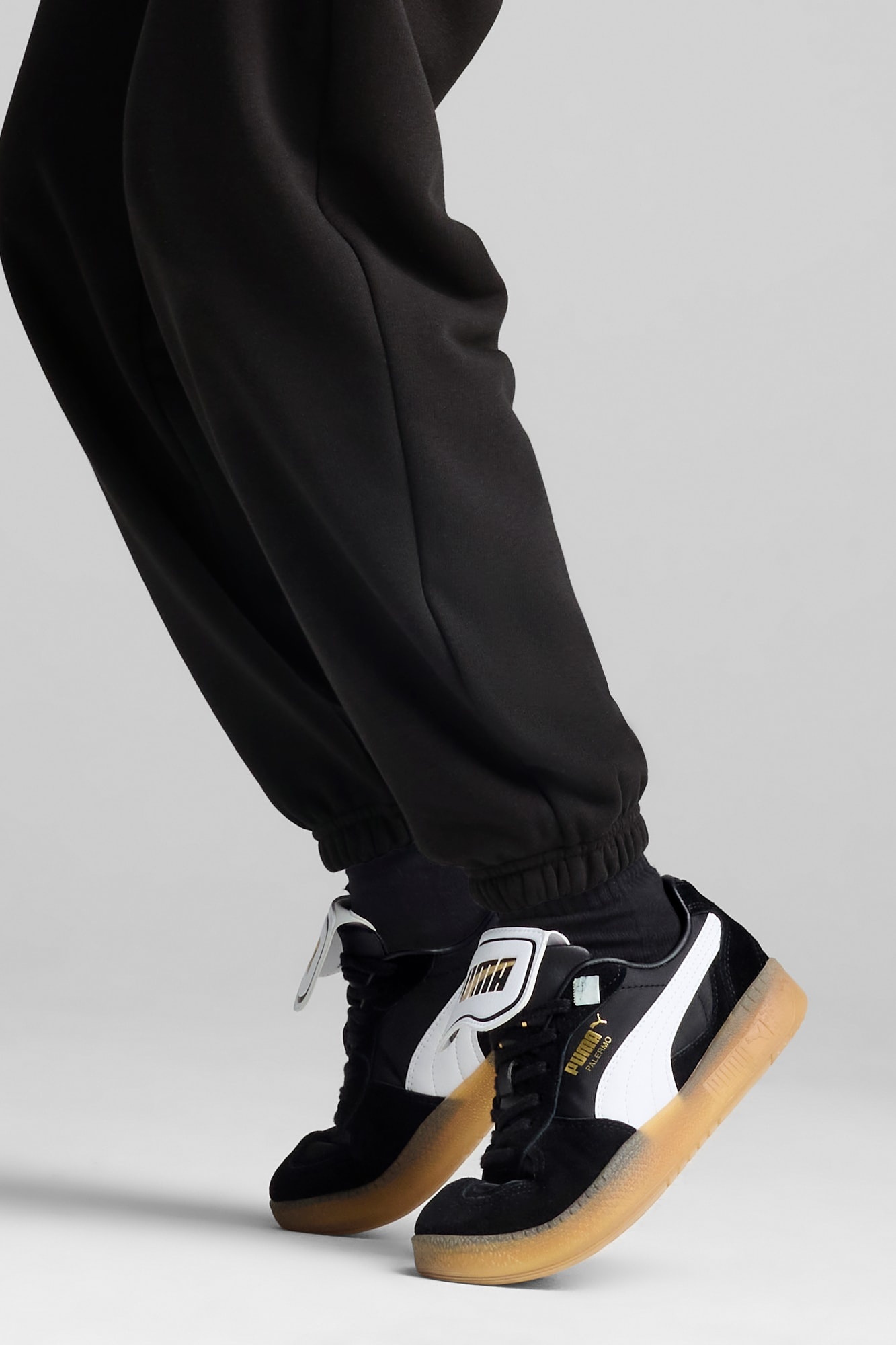 Wardrobe Essentials Women's Relaxed Sweatpants - 4