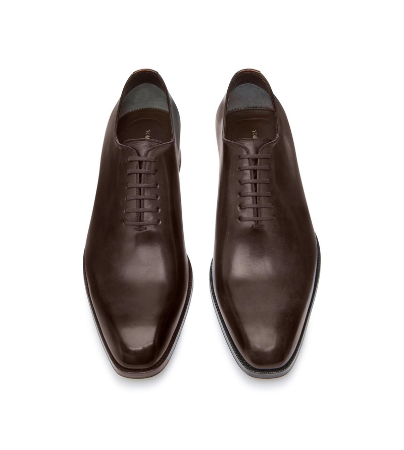 TOM FORD BURNISHED LEATHER ELKAN LACE UP outlook
