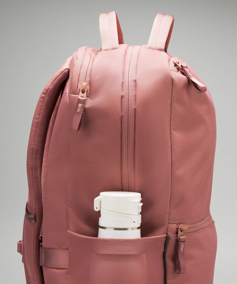 Double-Zip Backpack 22L 4