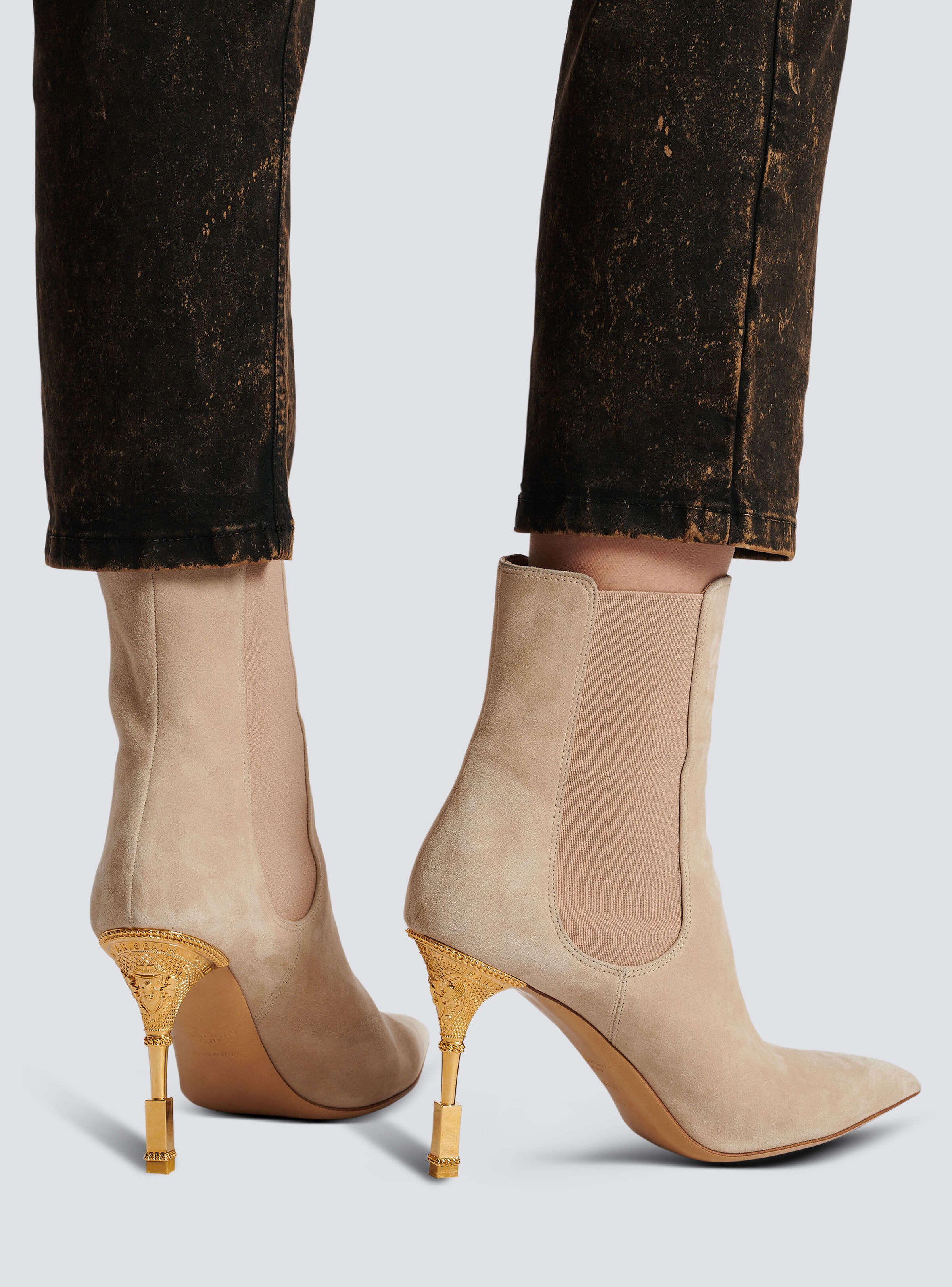 Moneta suede ankle boots with engraved heel - 8