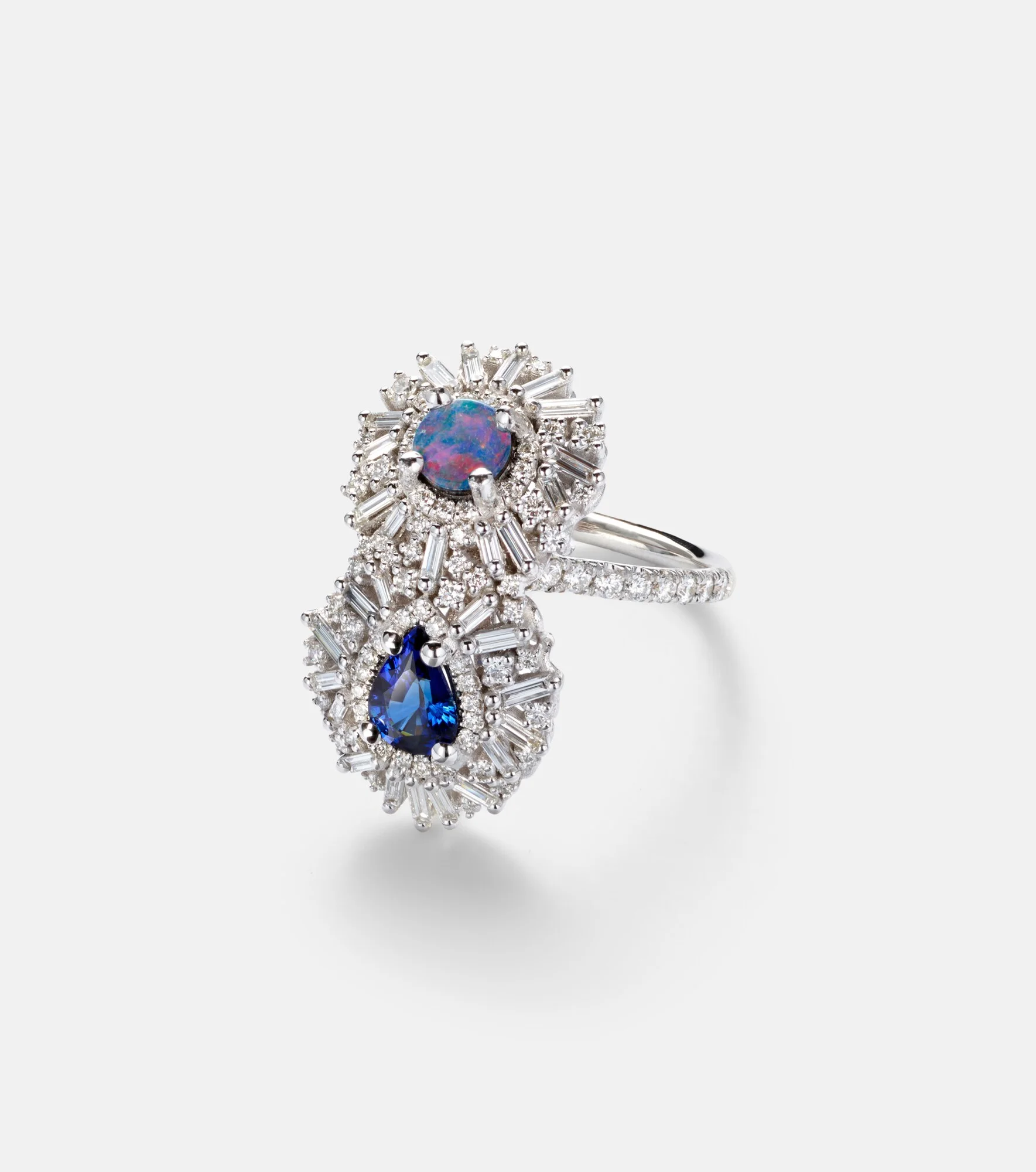 18kt white gold ring with gemstones - 1