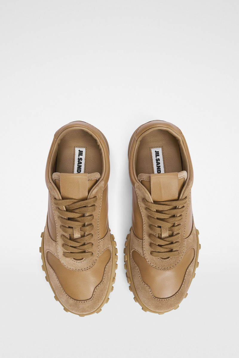 Moon Sneaker 6