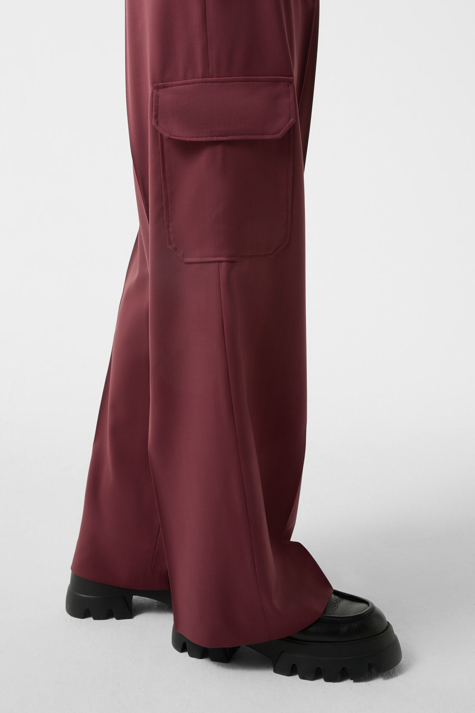 Yoko cargo pants in Wine red - 5