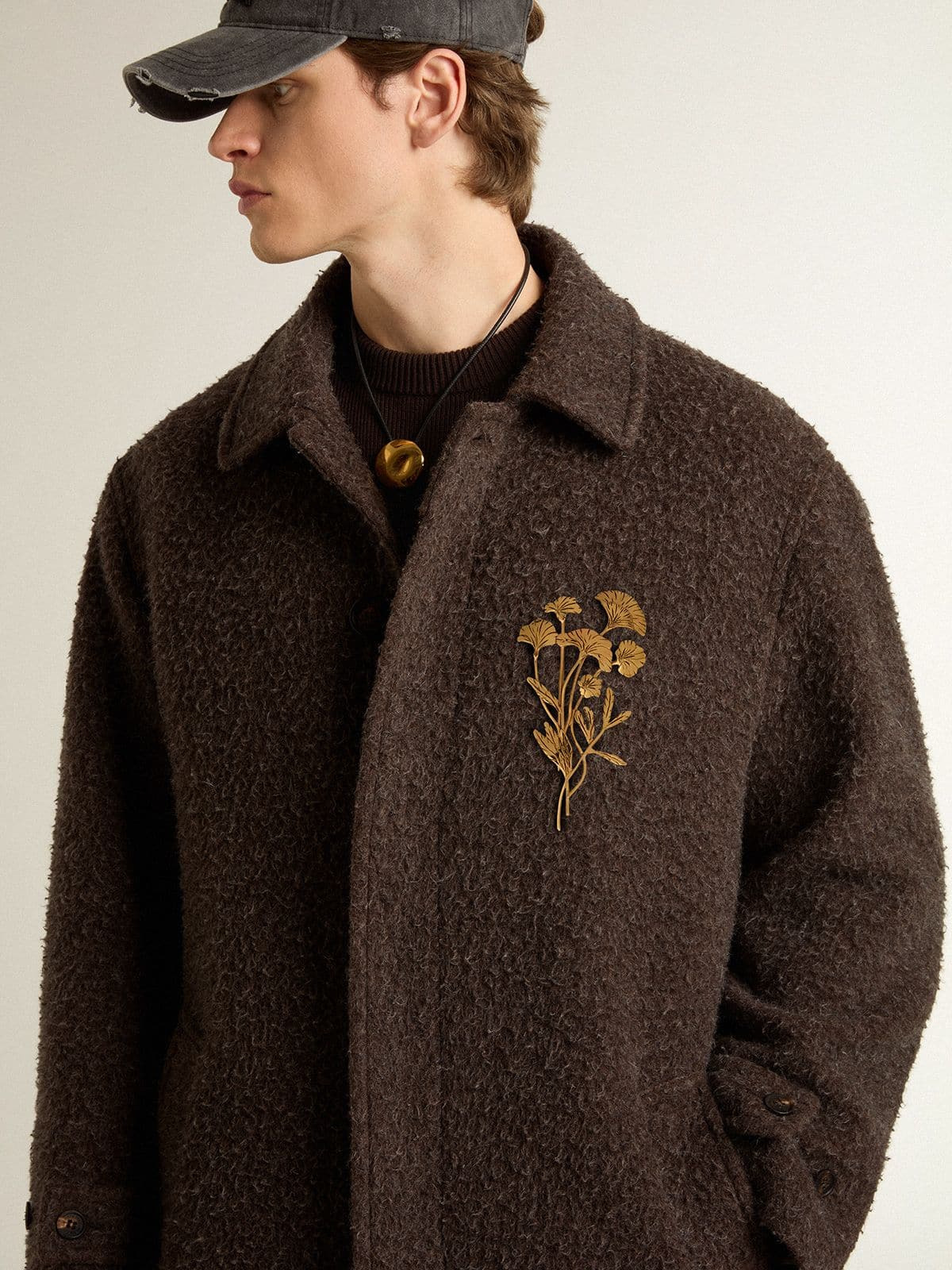 Men's single-breasted Journey coat in wrinkle wool blend with floral pin - 5