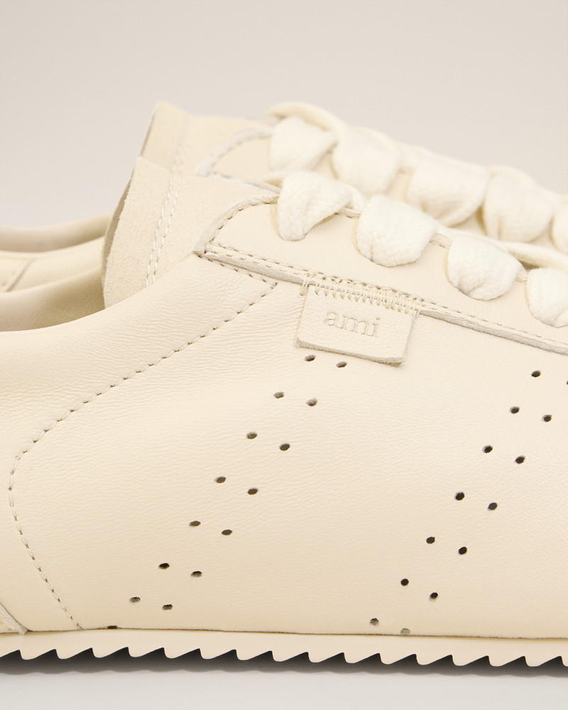 WHITE SMOOTH LEATHER LOW TOP STEP SNEAKERS 5