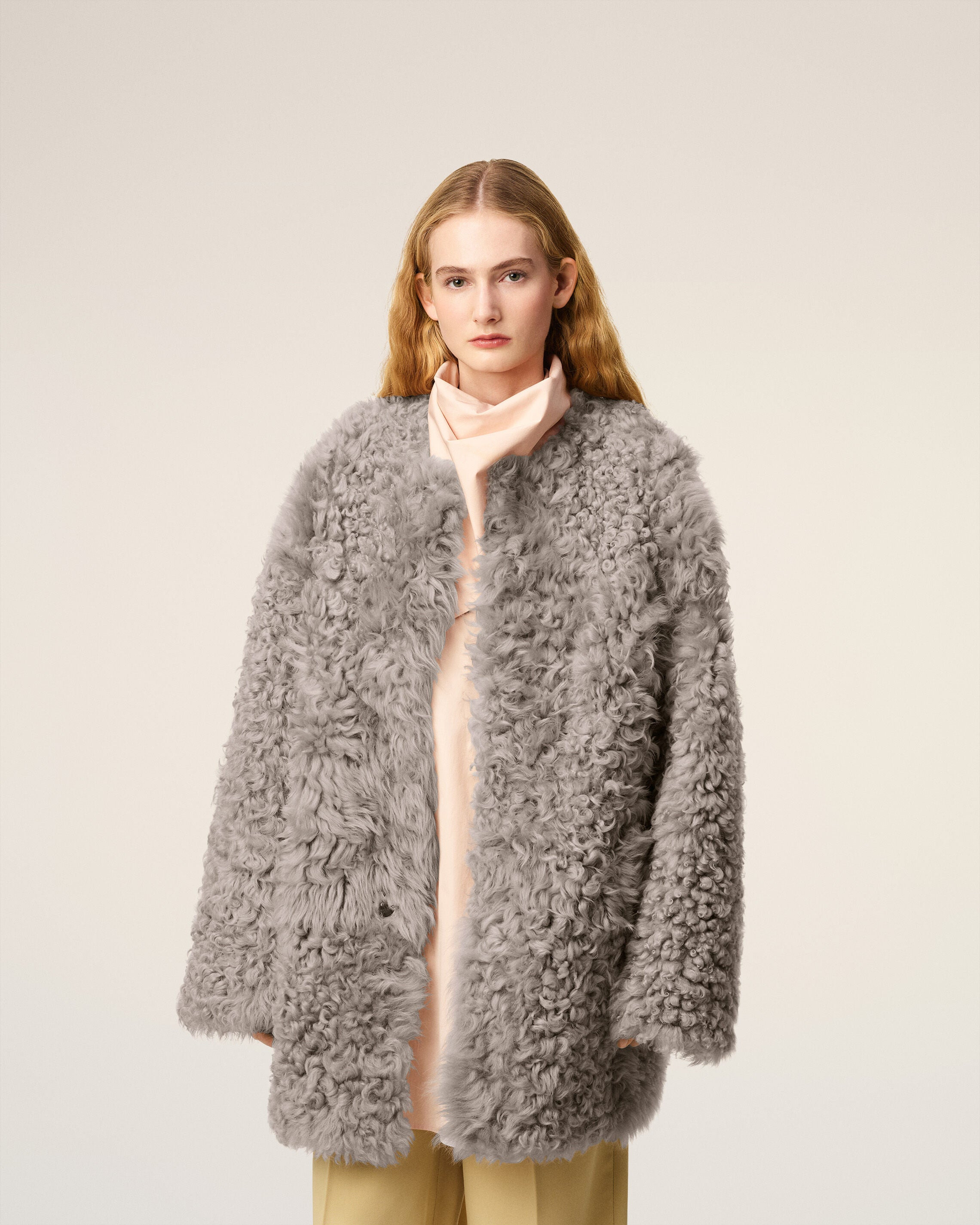 GREY SHEARLING SHORT COAT - 3