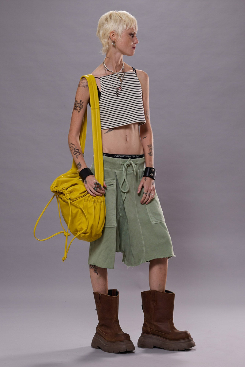 R13 CROSSOVER SWEATSHORT outlook