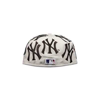 Supreme Supreme x New York Yankees Box Logo New Era 'Tan' outlook