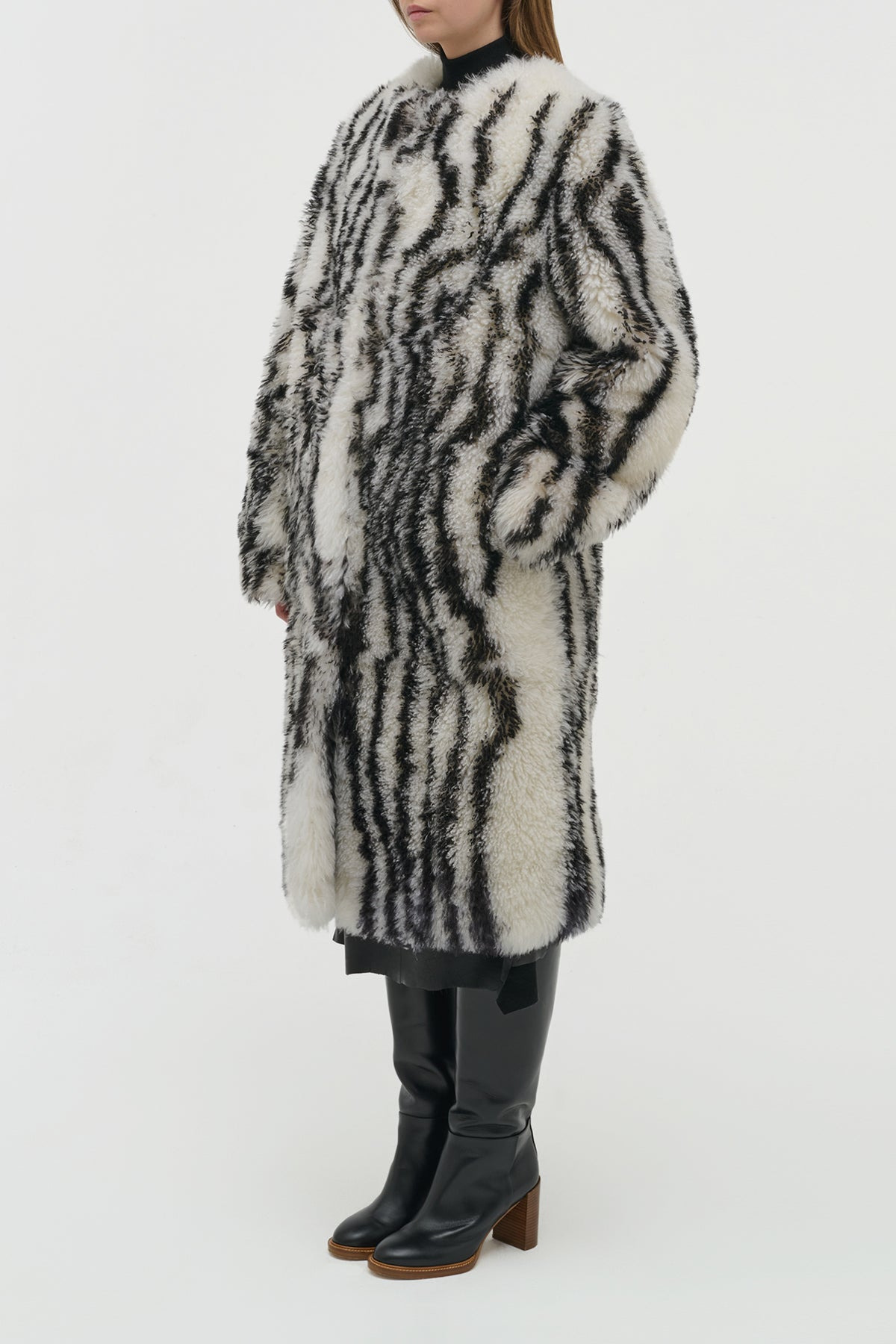 Ebel Coat in Ivory & Black Cashmere Shearling - 3