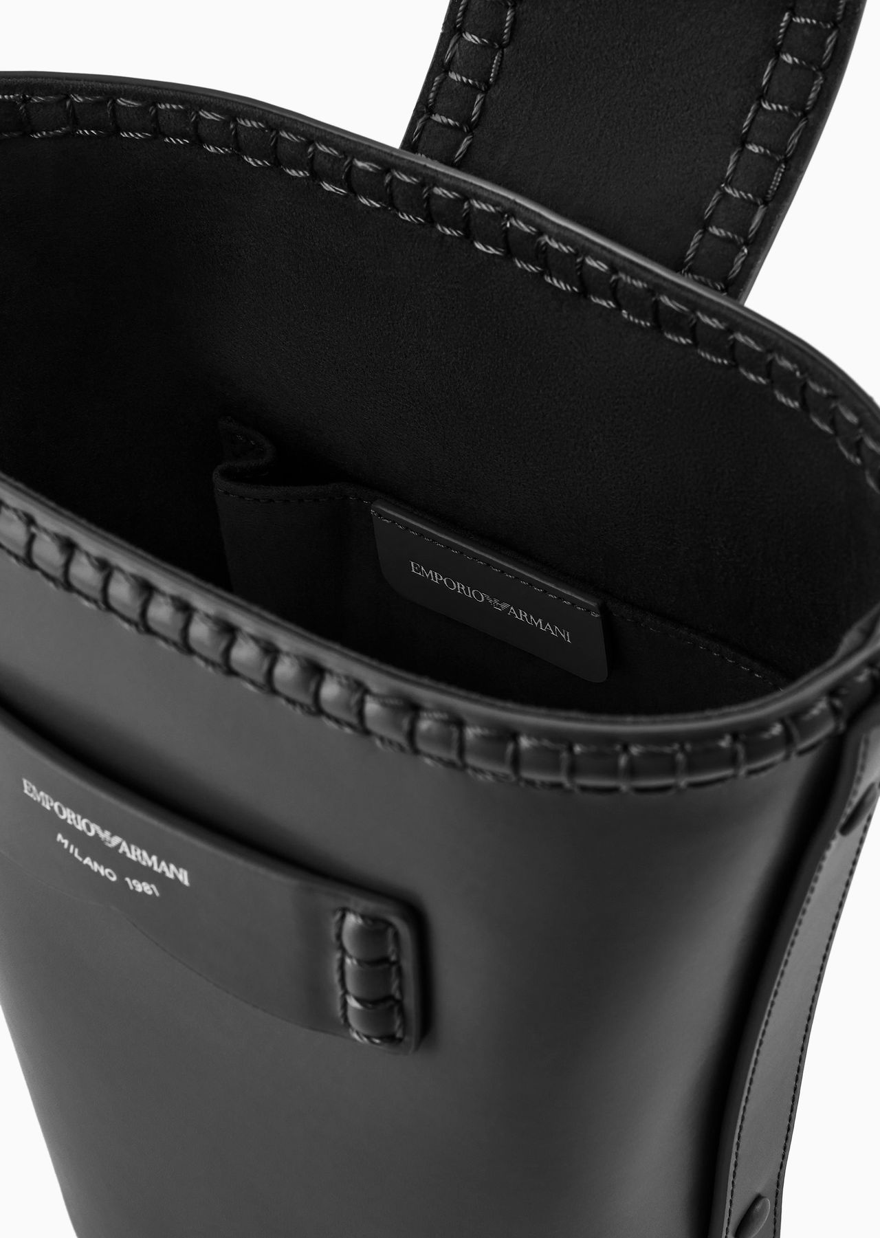 Leather bucket shoulder bag with Icon strap - 7
