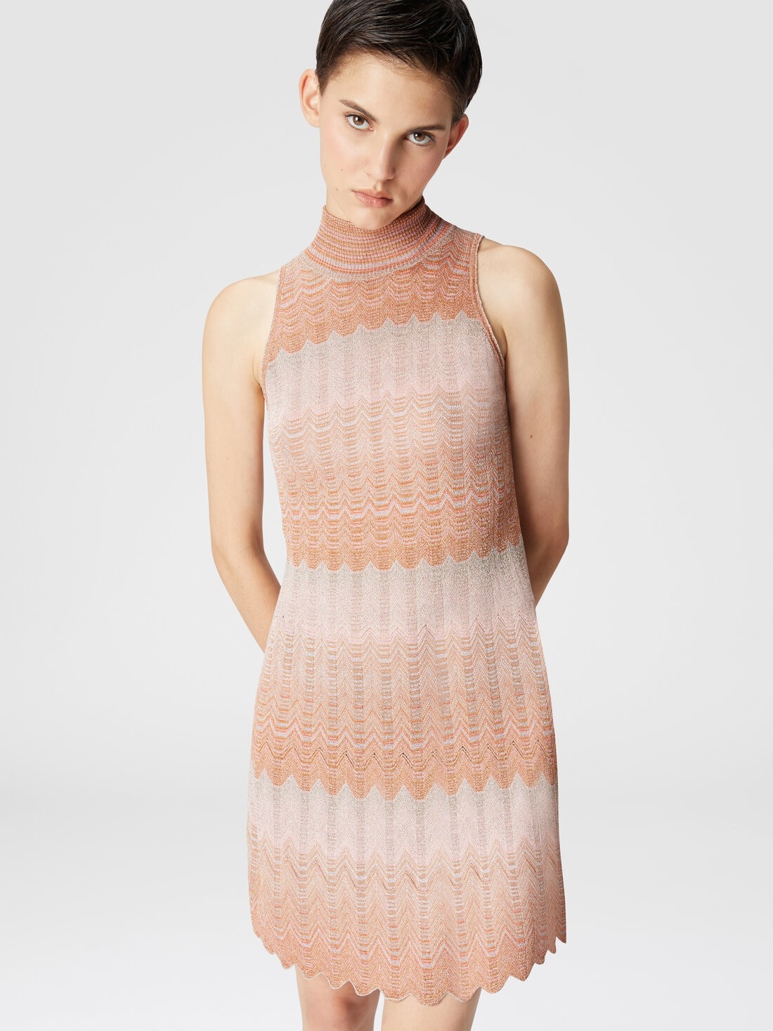 Sleeveless mini-dress with lamé Greek motif - 5
