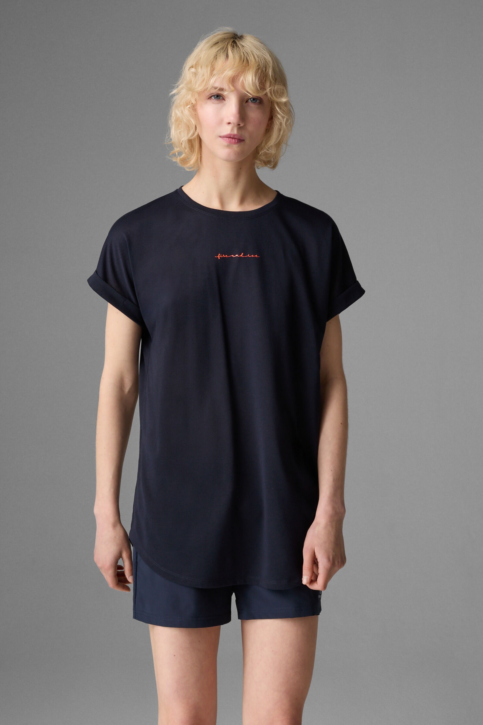 Evie T-shirt in Dark blue - 2